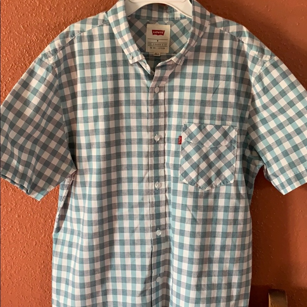 Young men’s button up